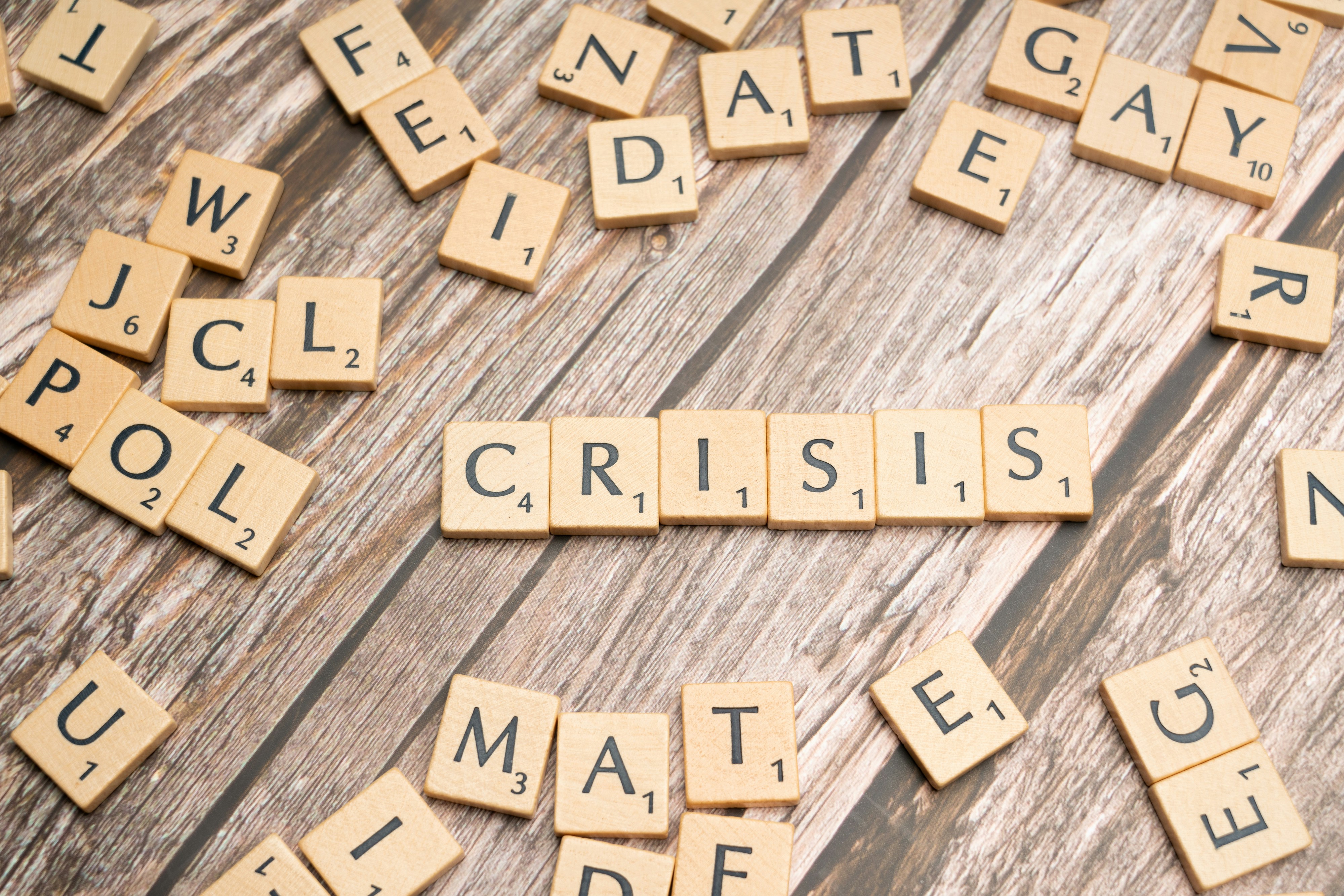 Crisis Management: How CEOs Navigate Challenges in Turbulent Times